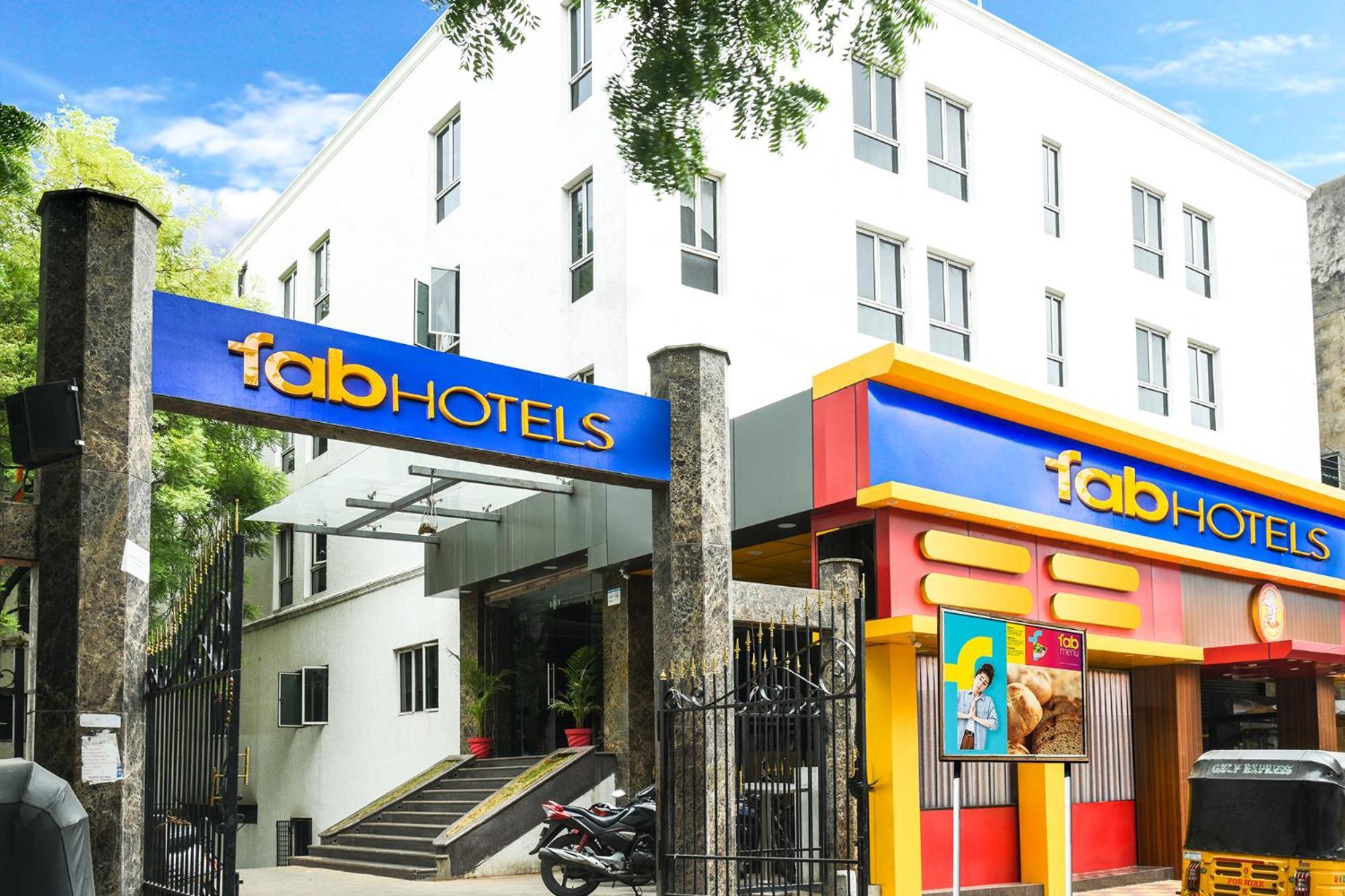 FabHotel Deccan Heritage Abids Haiderabad Buitenkant foto